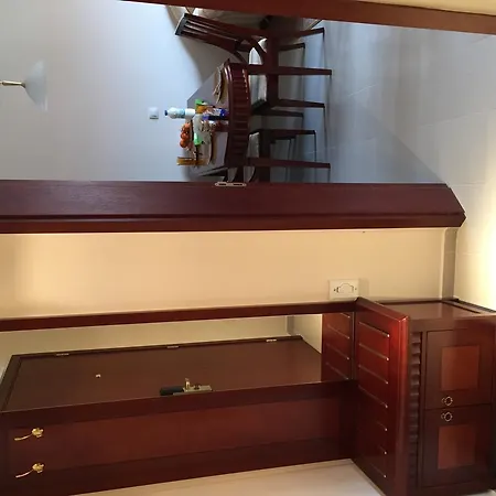 Апартаменти Downtown Alexander Services