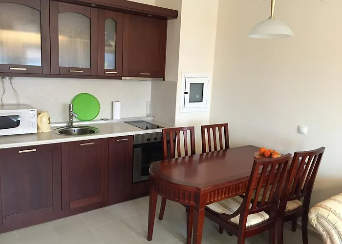 Downtown Alexander Services Apartment *